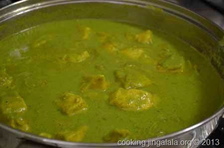 green-color-chicken-curry-recipe-1