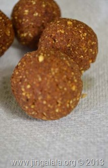 kola-urundai-recipe-step-by-step-pictures -vegetarian-meatballs-1 (1)