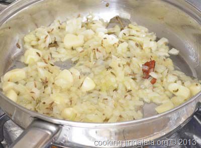 kozhi-biriyani-recipe-south-indian-chicken-1