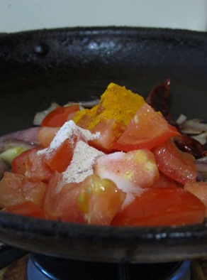 tomato-chutney-for-idli-dosai-step-by-step-photos